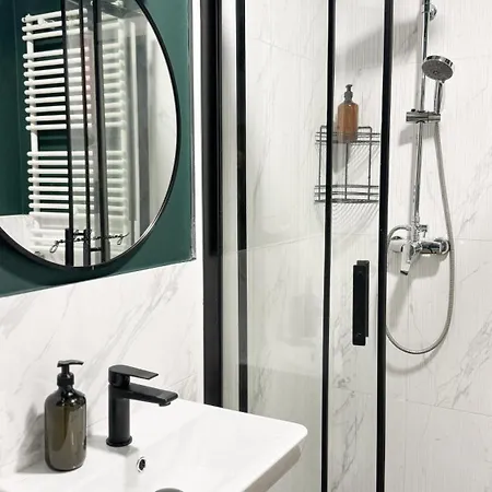 شقة With Balcony - Free Parking وارسو