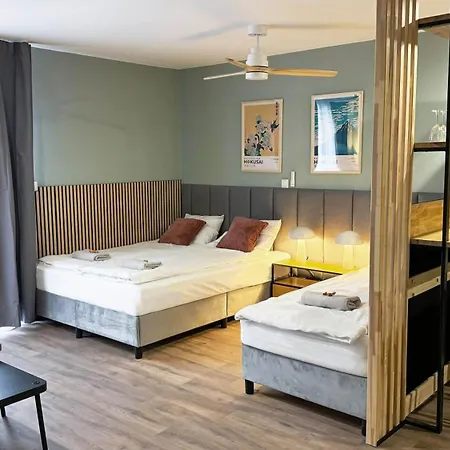 Apartment With Balcony - Free Parking *