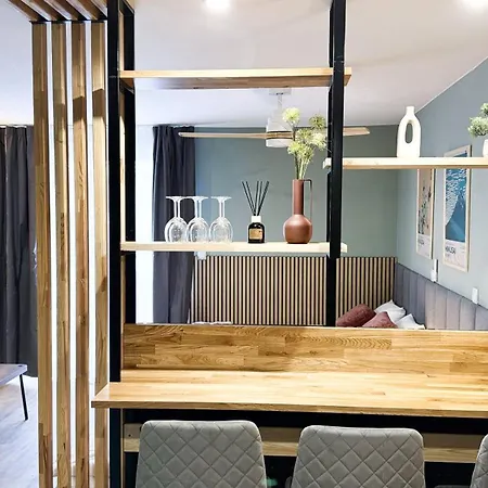 アパート With Balcony - Free Parking ワルシャワ